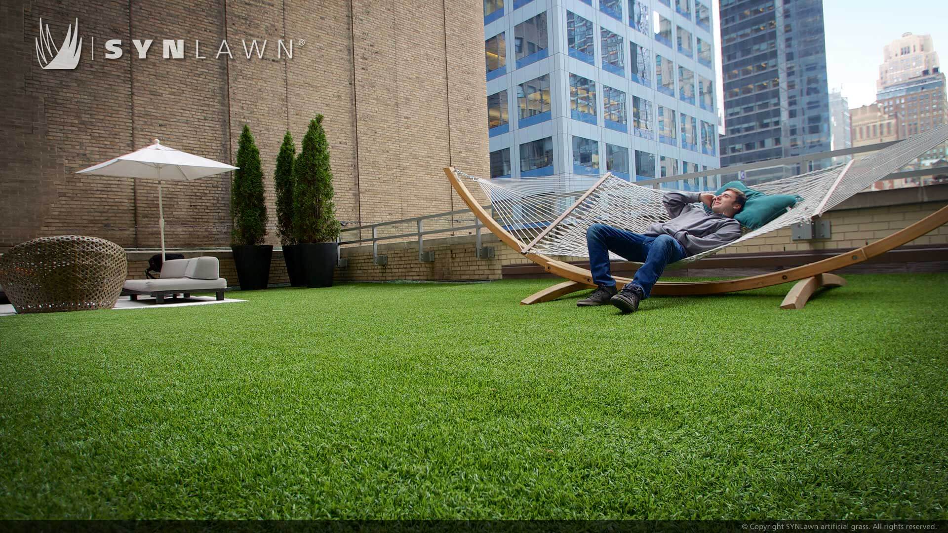 SYNLawn-New-York-Downtown-Manhattan-Roof-Deck-artificial-grass-01